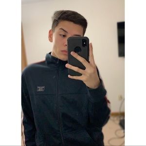 Meet your Posher, Benito